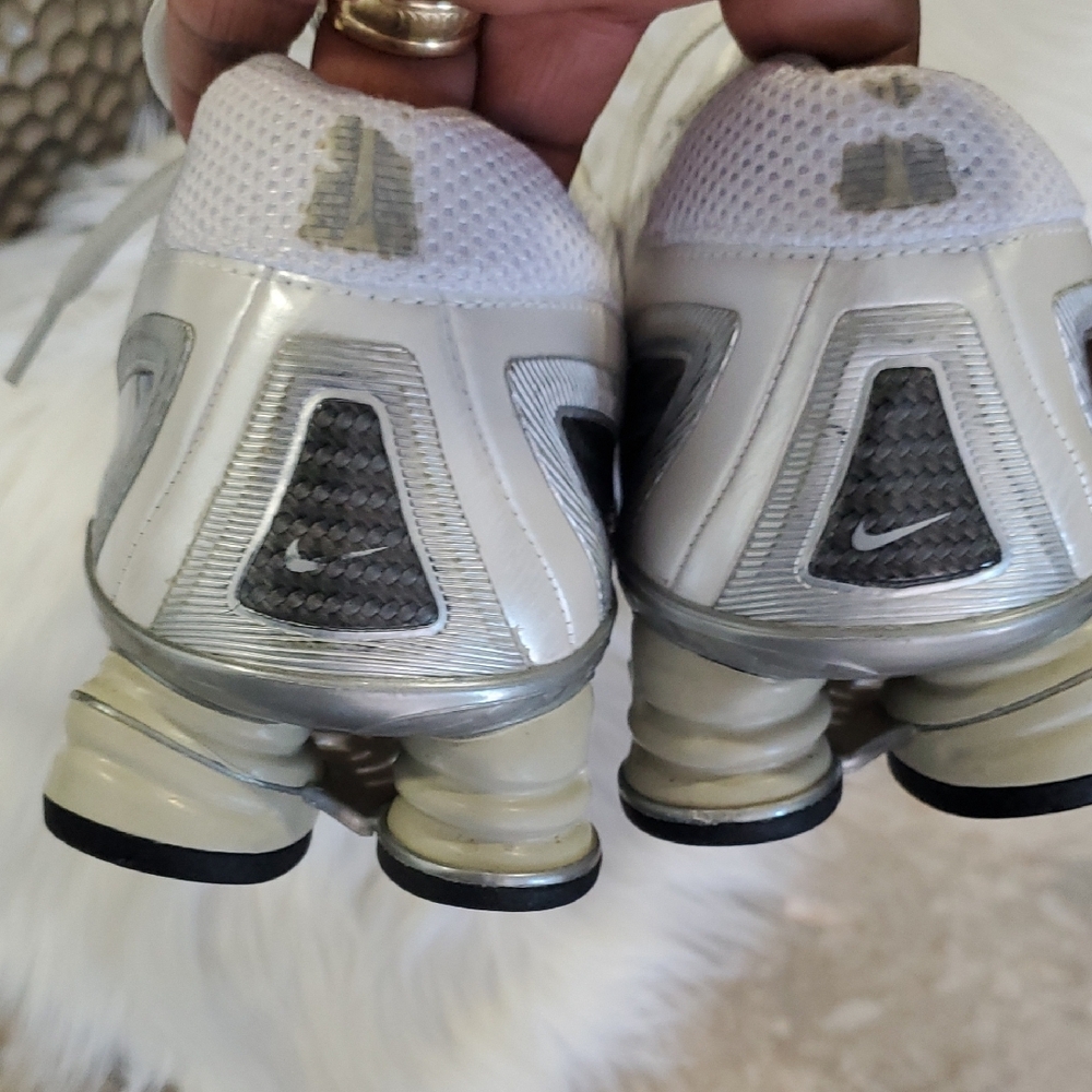 Vtg Nike Shox  Women's White and Gold  Athletic Shoes Size 10 - Picture 8 of 16